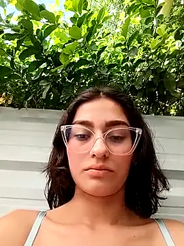 Snapshot of Ary-18 chatting on 11/10/25, 01:27 Ary-18 online show from 11/10/25, 01:27