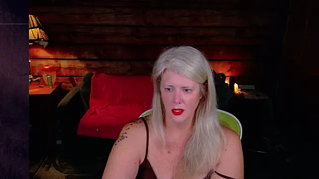 AliceHarlot online show from 10/28/25, 03:29