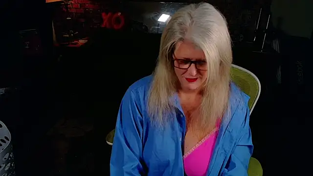 AliceHarlot online show from 04/08/26, 10:33