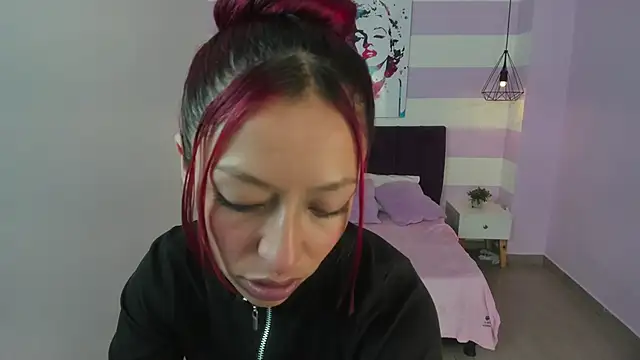 Snapshot of Scarlett__bell chatting on 02/24/26, 11:33 Scarlett bell online show from 02/24/26, 11:33