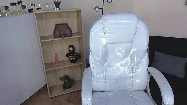 Eliie Ruizz online show from 12/02/25, 08:21