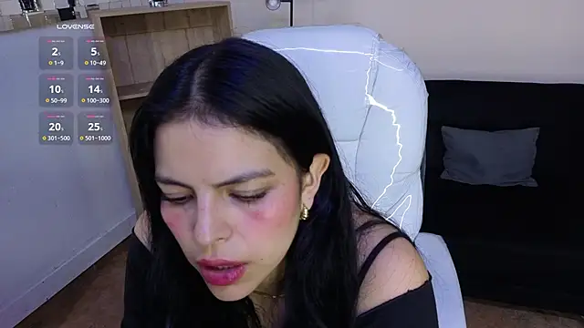 Eliie Ruizz online show from 11/15/25, 08:57