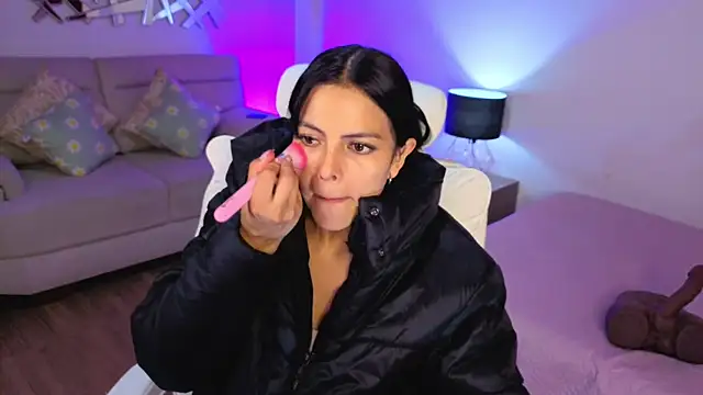 Eliie Ruizz online show from 04/15/26, 04:29