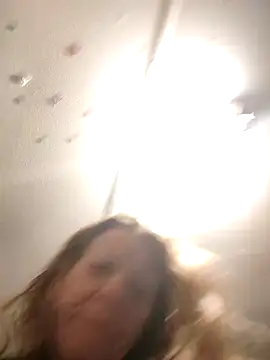 bettyboop828 online show from 12/03/24, 05:49