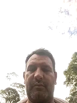 Snapshot of RogueTraveler chatting on 02/23/25, 09:26 RogueTraveler online show from 02/23/25, 09:26