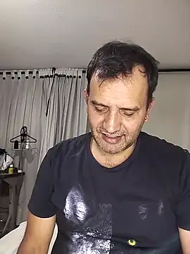 Snapshot of RogueTraveler chatting on 03/09/25, 02:39 RogueTraveler online show from 03/09/25, 02:39