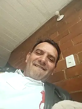 Snapshot of RogueTraveler chatting on 03/02/25, 04:14 RogueTraveler online show from 03/02/25, 04:14