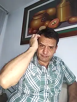 Snapshot of RogueTraveler chatting on 02/28/25, 03:15 RogueTraveler online show from 02/28/25, 03:15