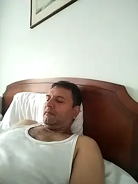 Snapshot of RogueTraveler chatting on 03/03/25, 02:28 RogueTraveler online show from 03/03/25, 02:28