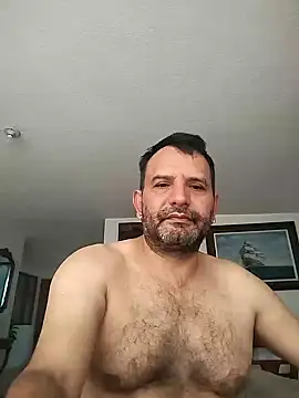 Snapshot of RogueTraveler chatting on 02/08/25, 02:27 RogueTraveler online show from 02/08/25, 02:27