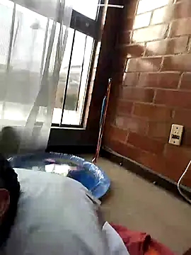 Snapshot of RogueTraveler chatting on 02/07/25, 10:41 RogueTraveler online show from 02/07/25, 10:41