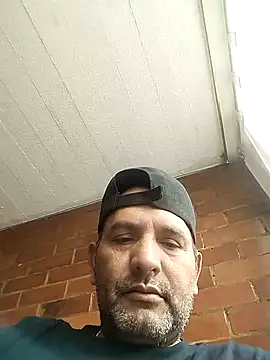 Snapshot of RogueTraveler chatting on 11/02/25, 04:45 RogueTraveler online show from 11/02/25, 04:45