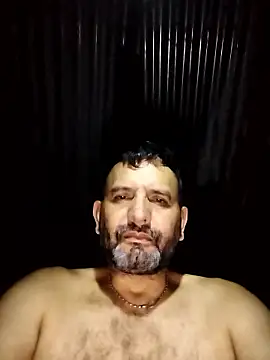 Snapshot of RogueTraveler chatting on 01/11/26, 04:52 RogueTraveler online show from 01/11/26, 04:52