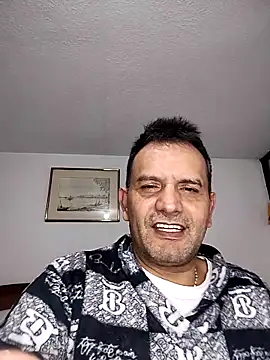 Snapshot of RogueTraveler chatting on 11/09/25, 04:16 RogueTraveler online show from 11/09/25, 04:16