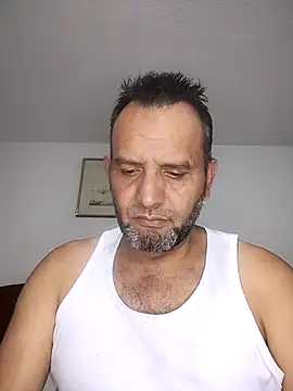 Snapshot of RogueTraveler chatting on 10/04/25, 03:30 RogueTraveler online show from 10/04/25, 03:30