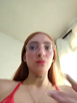 Snapshot of Dani_pegin chatting on 09/24/25, 12:33 Dani pegin online show from 09/24/25, 12:33