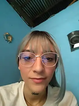 Snapshot of Dani_pegin chatting on 11/13/25, 04:00 Dani pegin online show from 11/13/25, 04:00