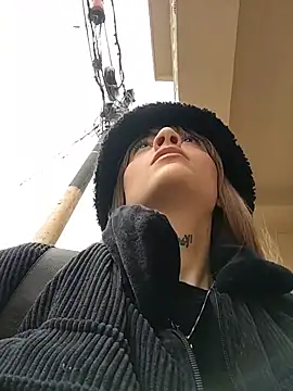 Dani pegin online show from 12/19/25, 01:57