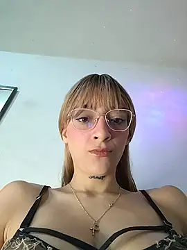 Snapshot of Dani_pegin chatting on 12/04/25, 12:37 Dani pegin online show from 12/04/25, 12:37