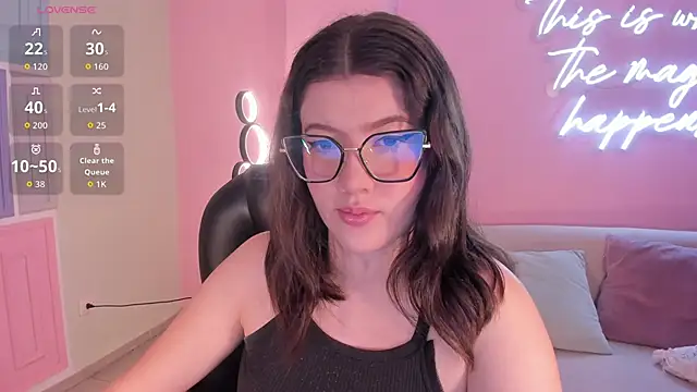 Snapshot of AmberFarrell chatting on 02/13/26, 08:09 AmberFarrell online show from 02/13/26, 08:09