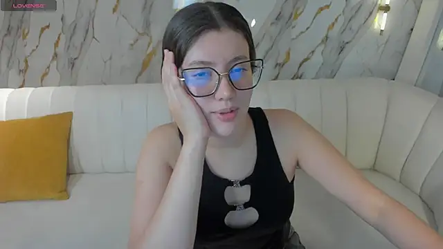 Snapshot of AmberFarrell chatting on 07/03/26, 08:37 AmberFarrell online show from 07/03/26, 08:37