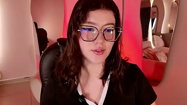 Snapshot of AmberFarrell chatting on 02/07/26, 08:28 AmberFarrell online show from 02/07/26, 08:28