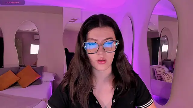 Snapshot of AmberFarrell chatting on 04/03/26, 08:04 AmberFarrell online show from 04/03/26, 08:04