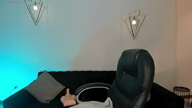 AmberFarrell online show from 10/21/25, 09:47