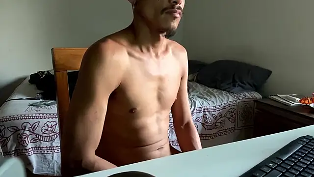 Snapshot of villanocat chatting on 12/21/24, 11:45 villanocat online show from 12/21/24, 11:45