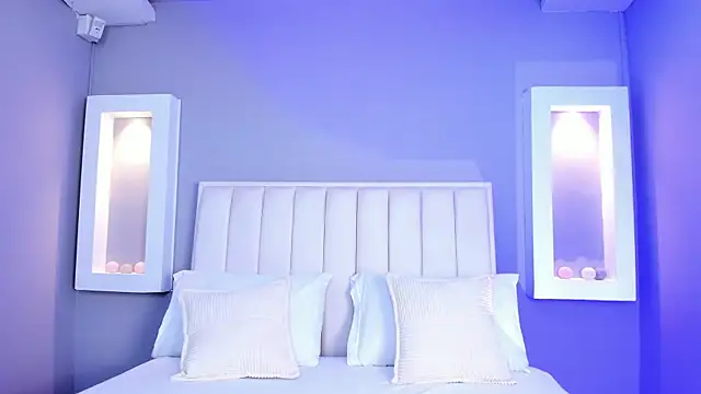 HannaPaola online show from 10/23/25, 10:41