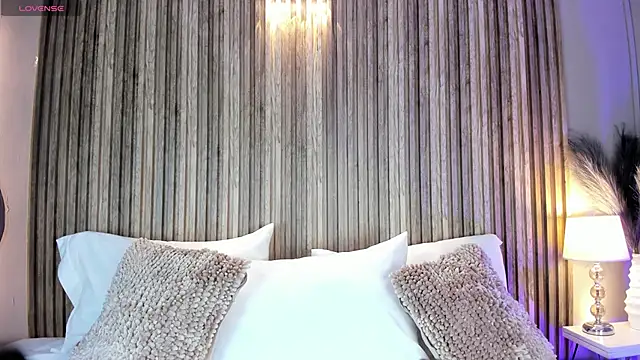 HannaPaola online show from 12/16/25, 10:36