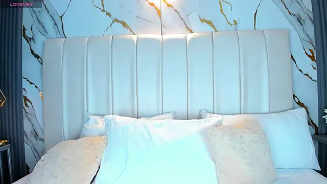 HannaPaola online show from 11/26/25, 11:16