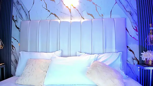 HannaPaola online show from 11/27/25, 11:05