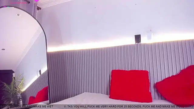 valentina lux online show from 03/25/26, 07:24