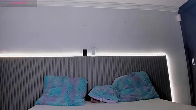 valentina lux online show from 01/06/26, 08:13