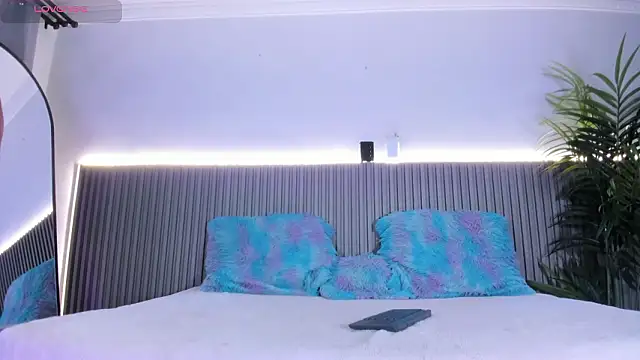 valentina lux online show from 02/06/26, 07:21