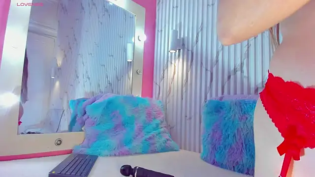 valentina lux online show from 10/23/25, 08:18