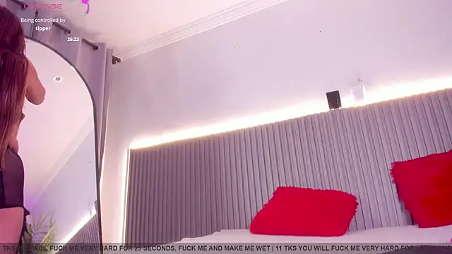 valentina lux online show from 03/27/26, 07:37