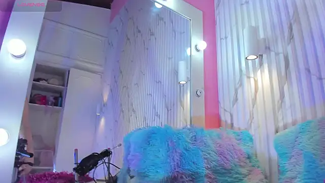 valentina lux online show from 11/13/25, 07:18