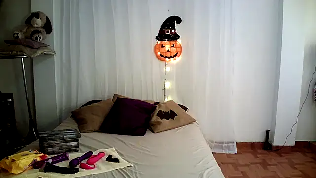 Hanna Charming online show from 10/08/25, 06:41