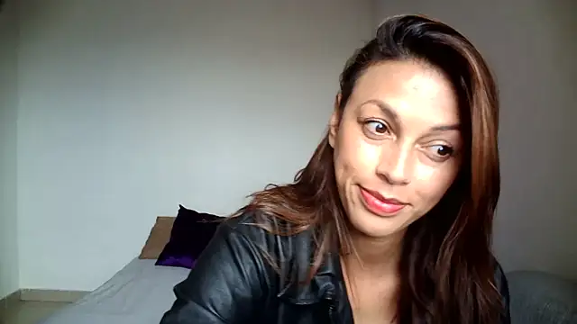 Snapshot of Hanna_Charming chatting on 07/20/26, 10:12 Hanna Charming online show from 07/20/26, 10:12