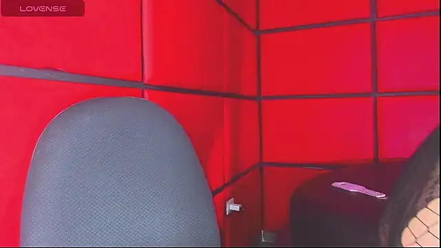 Liah Grey8 online show from 12/19/25, 09:39