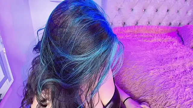 Salem skyler  online show from 10/18/25, 04:25