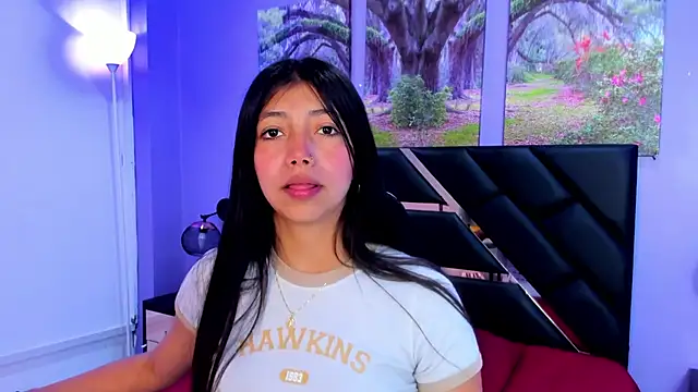 Snapshot of KimberlyVillaLobos chatting on 10/06/25, 11:33 KimberlyVillaLobos online show from 10/06/25, 11:33