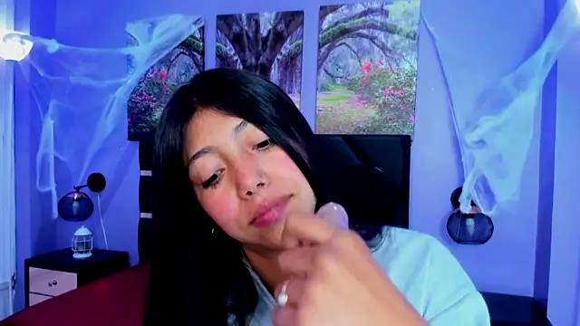 KimberlyVillaLobos online show from 11/04/25, 11:36