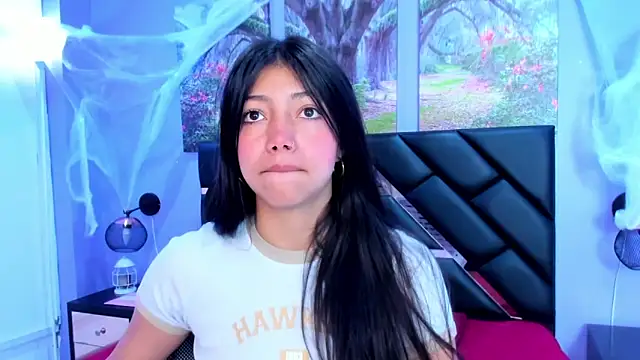 Snapshot of KimberlyVillaLobos chatting on 10/20/25, 11:33 KimberlyVillaLobos online show from 10/20/25, 11:33
