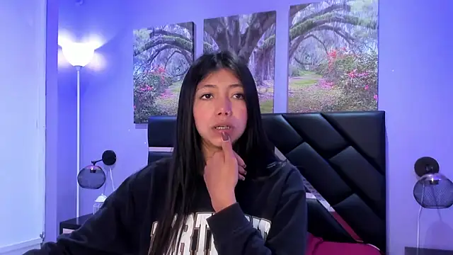 KimberlyVillaLobos online show from 12/01/25, 11:33