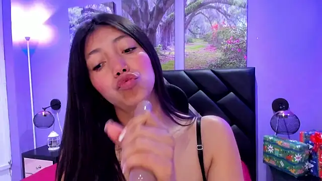 KimberlyVillaLobos online show from 12/17/25, 11:37