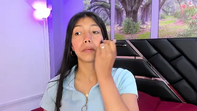 Snapshot of KimberlyVillaLobos chatting on 10/01/25, 11:58 KimberlyVillaLobos online show from 10/01/25, 11:58