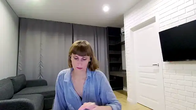 Daniella Lorente online show from 10/24/25, 10:53